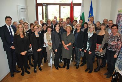 Landesschulrats-Präsidium Und Schulleiter Zu Besuch Im Steiermark-Büro ...